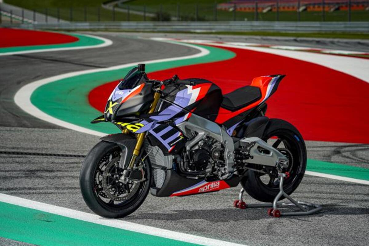 Aprilia Tuono V4X, una naked adatta per sfrecciare in pista - PH: motorbox.com