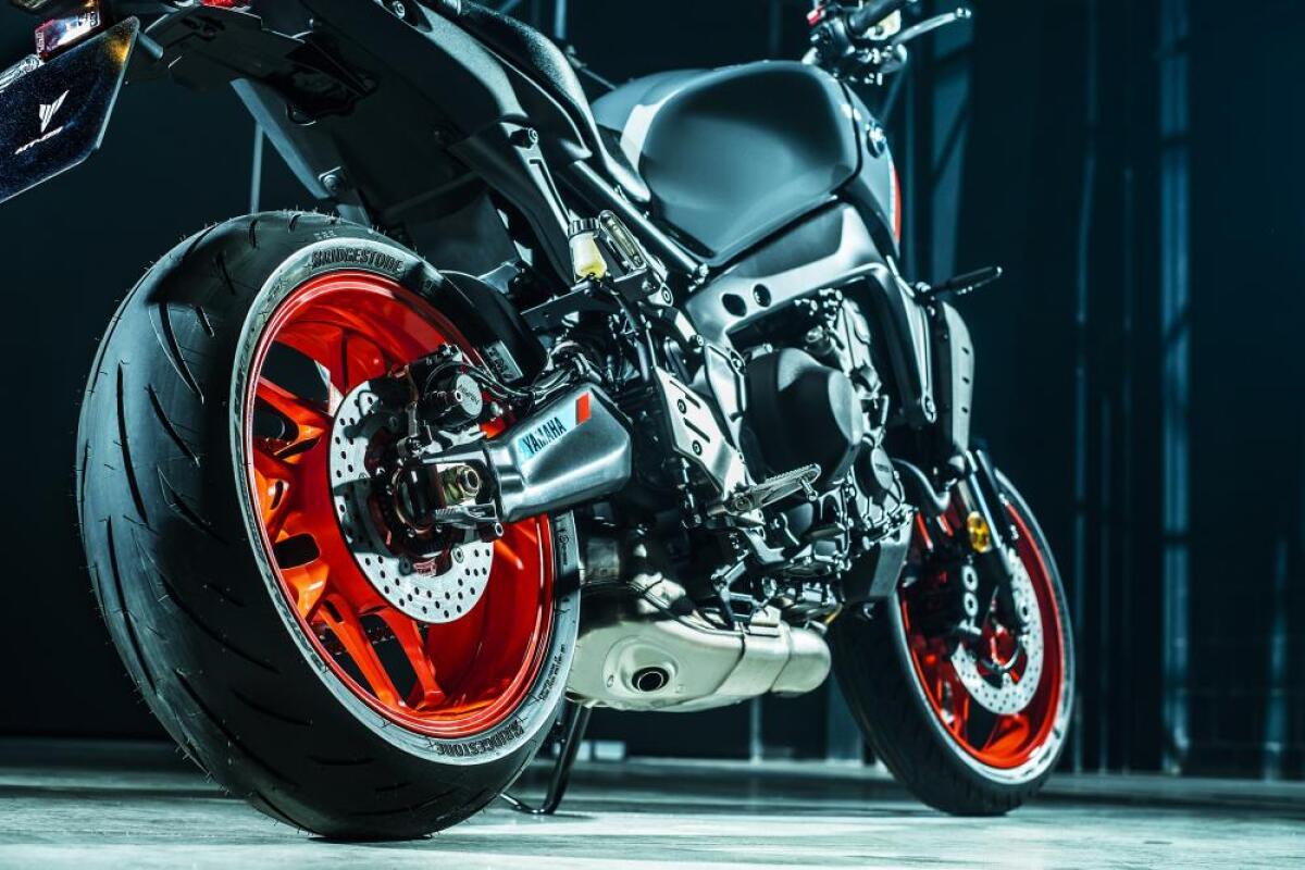 Nuova Yamaha MT-09 2021, la Hyper Naked rivoluzionata - motociclismo.it