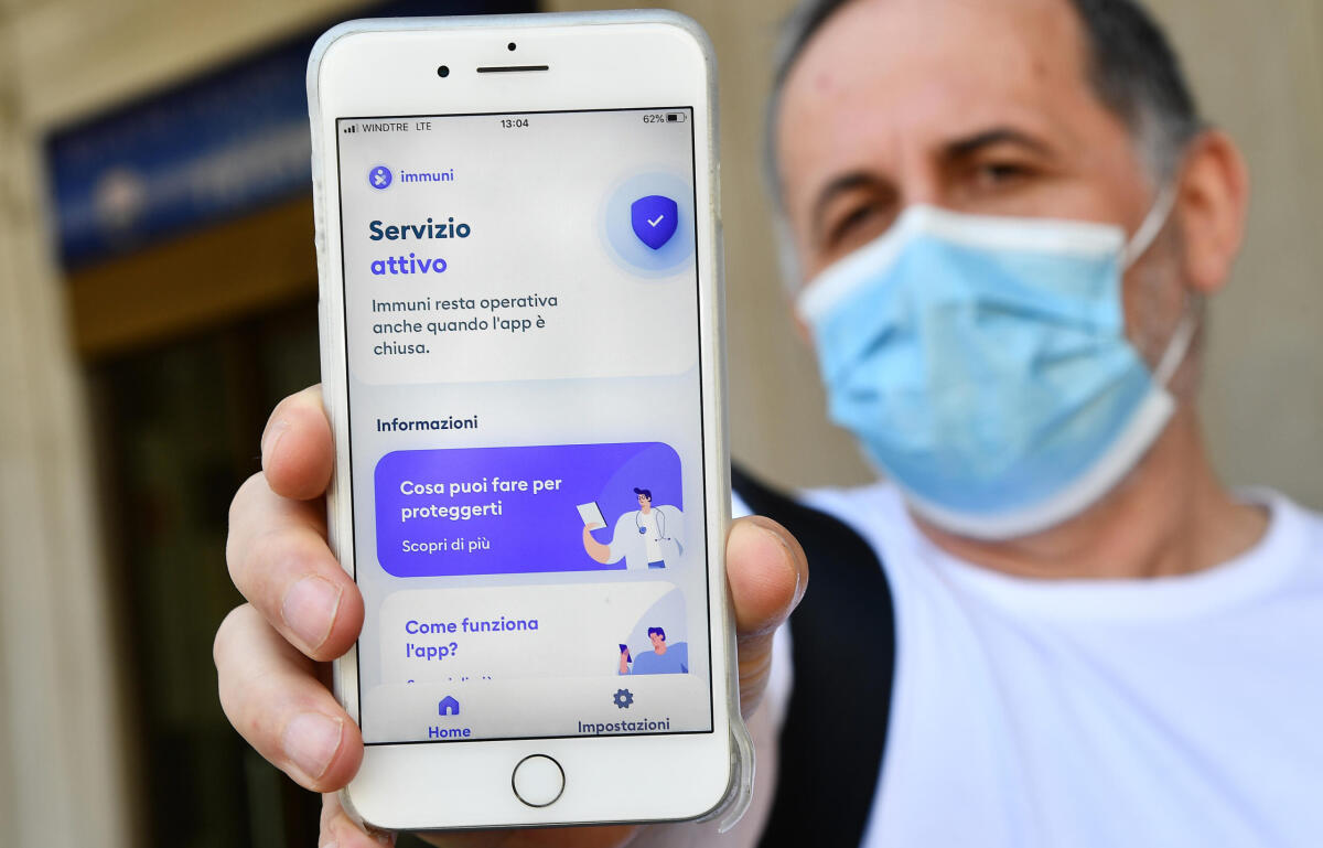 Immuni e bluetooth: i problemi del contact tracing contro il coronavirus - Immuni usa il bluetooth per il contact tracing contro il coronavirus. Credits: Open
