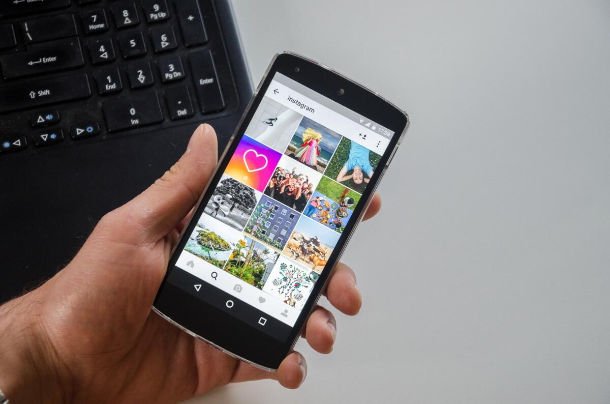 Instagram festeggia 10 anni: come cambiare l'icona dell'app - Instagram compie 10 anni e introduce il cambio icona.