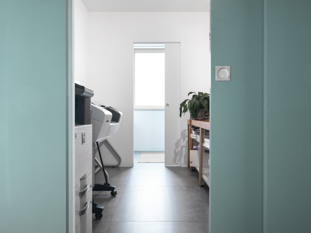 Come riprogettare il design dell'ufficio in chiave sostenibile: ecco le migliori soluzioni