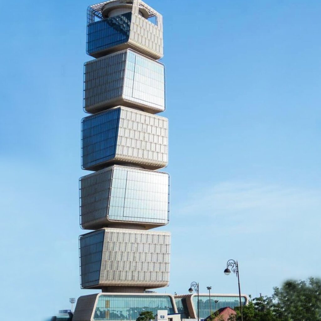 Vista completa della torre MOT. PH: twitter.com
