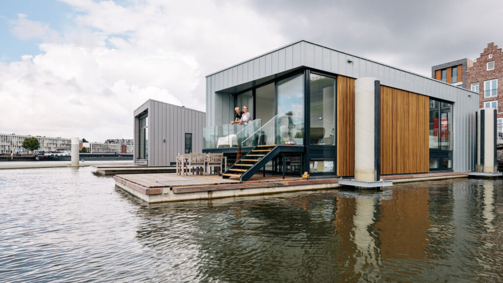 Un esempio di casa galleggiante realizzata da Waterstudio a Dordrecht. PH: nytimes.com