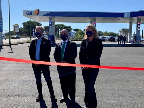 Da sinistra verso destra: Giuseppe Zappalà, AD Q8 Italia, Bashar Al-Awadhi, GM Q8 Italia, Federica Giannattasio, AD Iterchimica. Ph. iterchimica.it