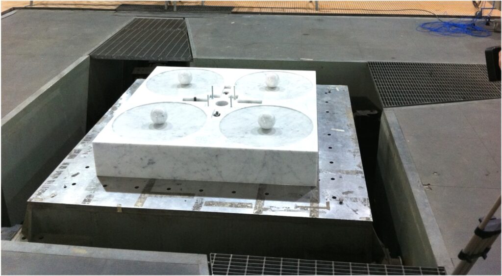 L’innovativa base antisismica per i Bronzi di Riace. PH: archeomatica.it