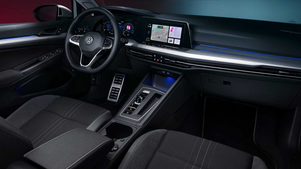 Ecco la nuova Volkswagen Golf 8 Variant 2020: motorizzazioni, dotazioni e prezzi della nuova sw media di Wolfsburg
