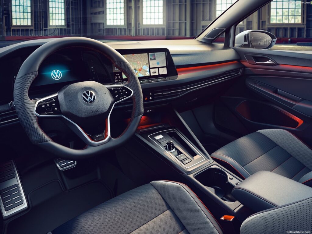 Volkswagen Golf GTI Clubsport: ha 300 CV, trazione anteriore e gira al Nurburgring in meno di 8 minuti!