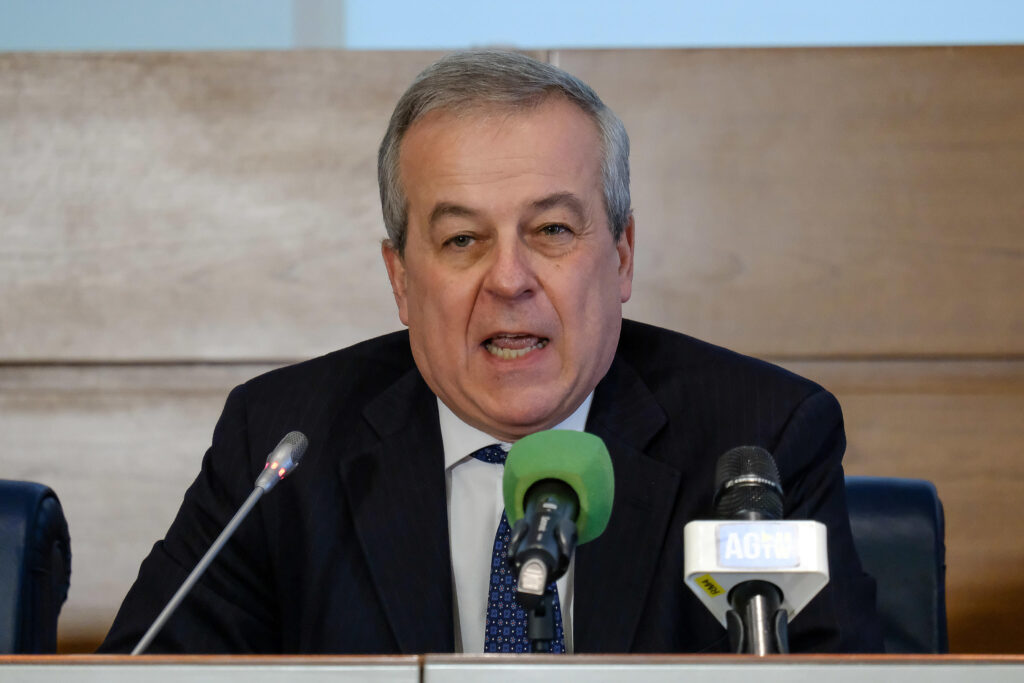 Il presidente del Consiglio Superiore di Sanità Franco Locatelli in conferenza stampa alla protezione civile per fare un punto sulla situazione del coronavirus in Italia, Roma, 5 marzo 2020.ANSA/ALESSANDRO DI MEO