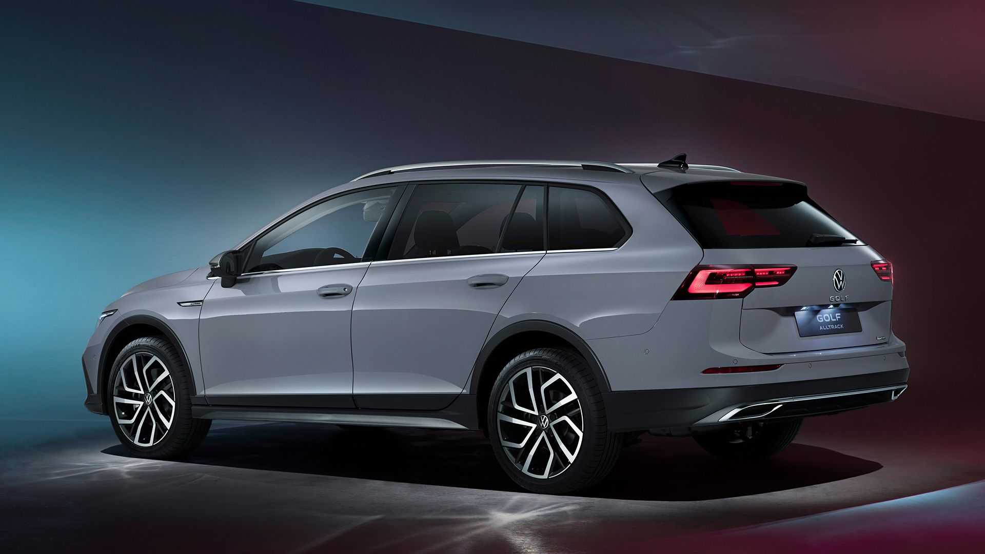 Nuova Volkswagen Golf 8 Alltrack