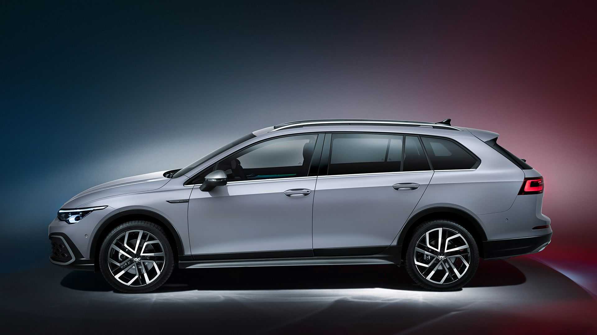 Nuova Volkswagen Golf 8 Alltrack