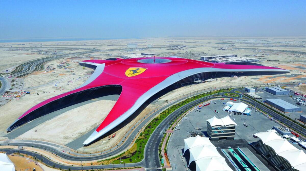 Parco Ferrari World, una struttura reticolare totalmente dedicata alla scuderia italiana - https://www.google.com/search?q=architettura+ferrari+world&oq=architettura+ferrari+world&aqs=chrome..69i57.5840j0j4&sourceid=chrome&ie=UTF-8