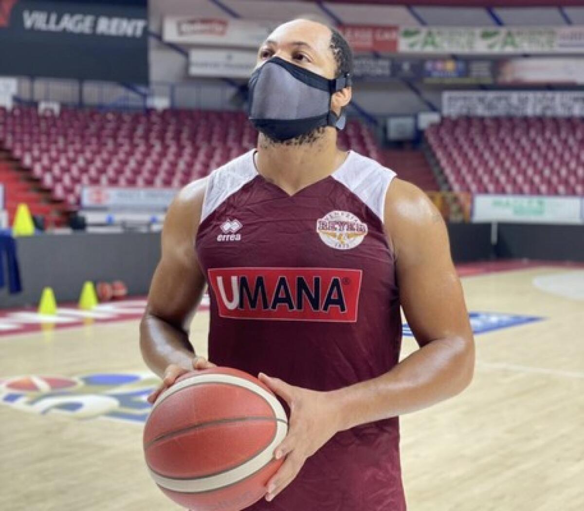Sport in sicurezza con la mascherina anti-Covid: è Umana Reyer a testarla - 