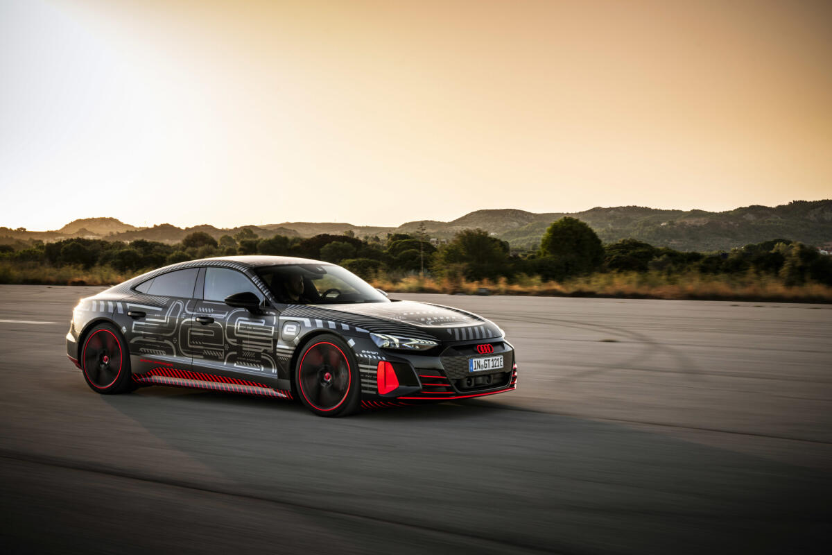 Audi e-tron GT: la prima sportiva elettrica del marchio costruita in Germania - Audi e-tron GT: la prima sportiva elettrica del marchio costruita in Germania