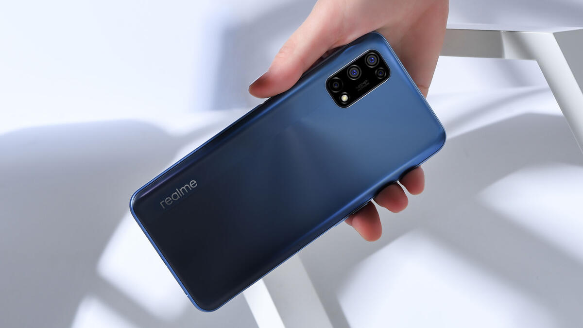 Realme 7 5G: lo smartphone low cost arriva in Europa - Smartphone realme 7 5g. Credits: Android Authority