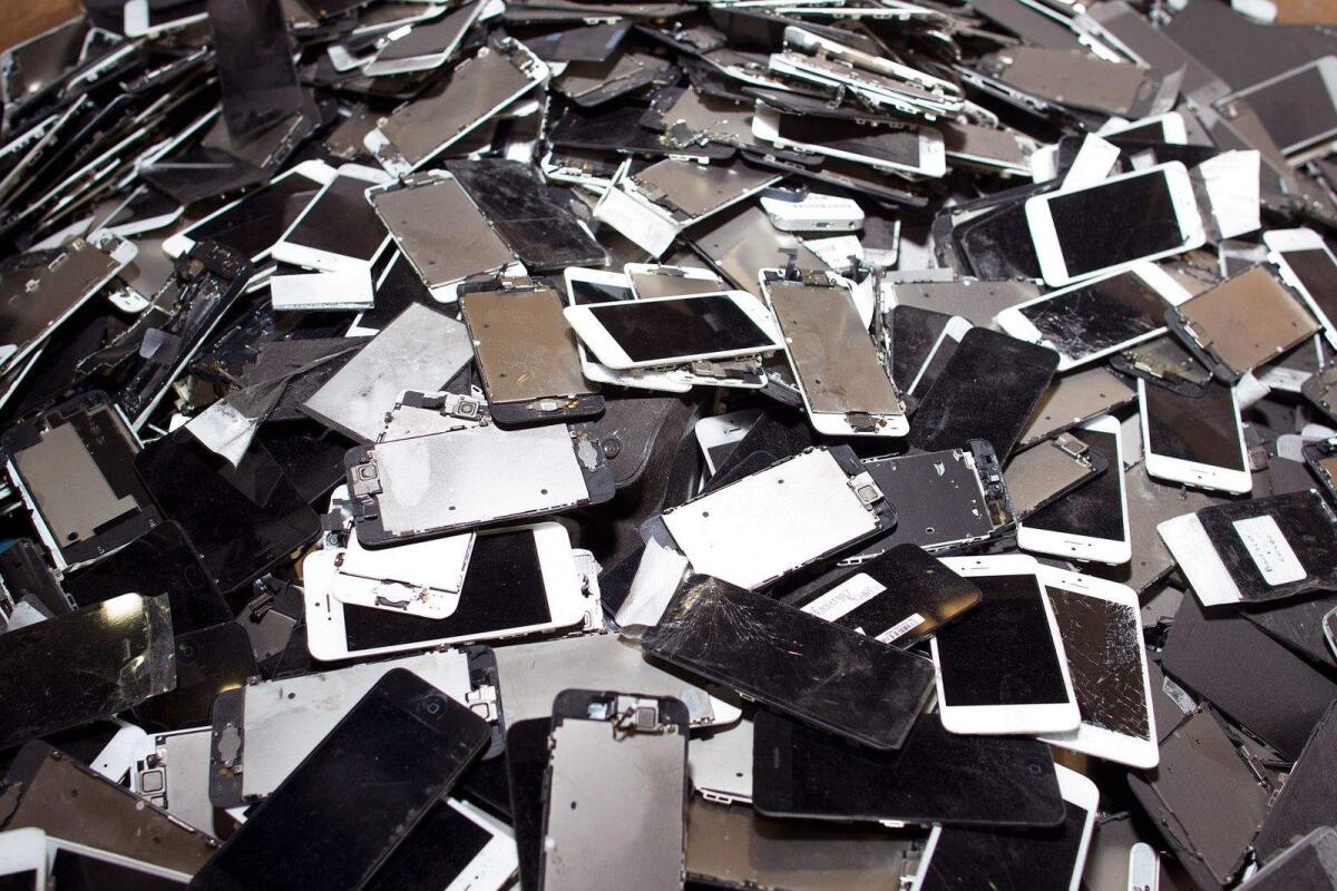 Smartphones zombie: sarà la finanza a salvarci dagli e-waste? - 