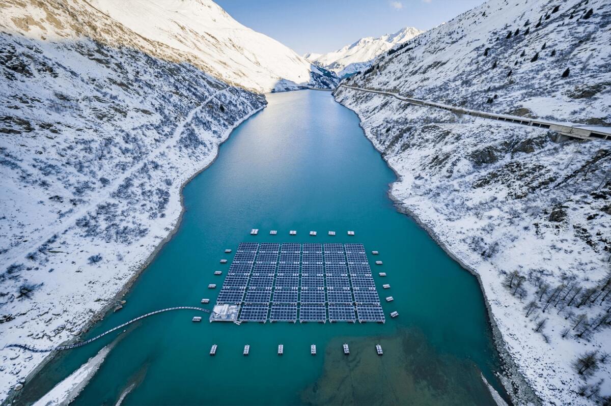 Cosa sono gli impianti fotovoltaici galleggianti - Impianti fotovoltaici galleggianti. Ph. yuso.be