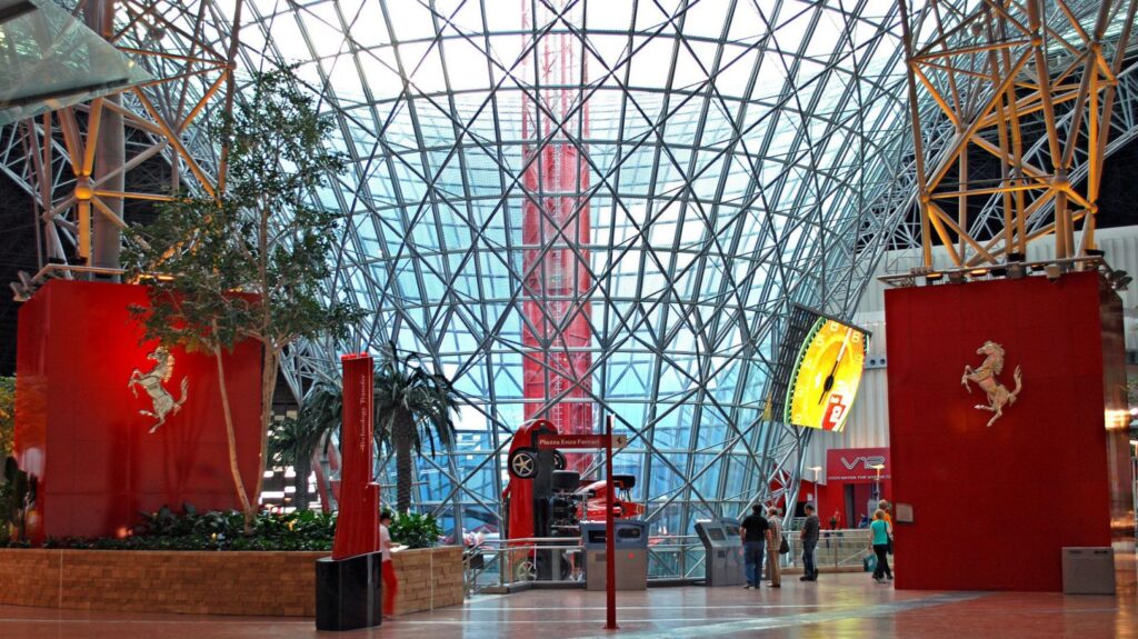 Parco Ferrari World, una struttura reticolare totalmente dedicata alla scuderia italiana