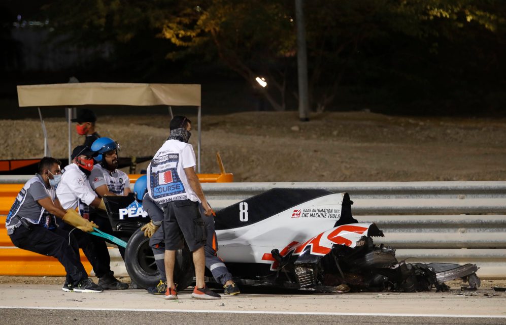 Incidente Romain Grosjean: la sua Haas si è letteralmente tranciata in dueFoto: Formula 1