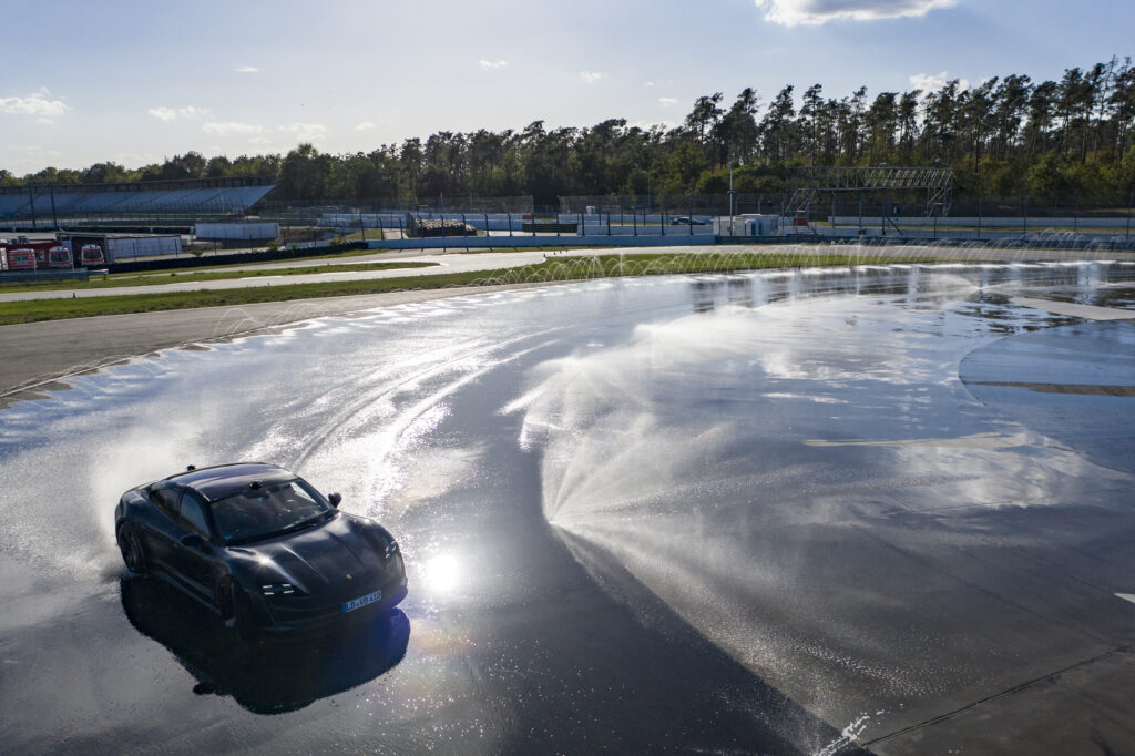 Porsche Taycan 2021 driftpress.porsche.com