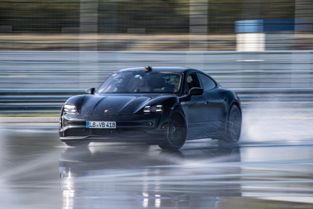 Porsche Taycan 2021 driftpress.porsche.com
