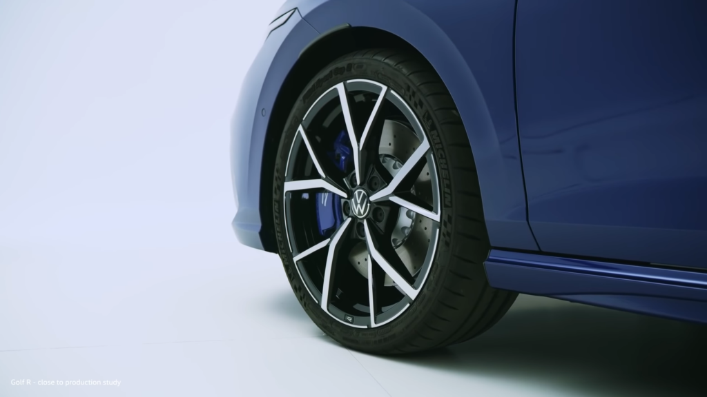 Nuova Volkswagen Golf 8 R 2021