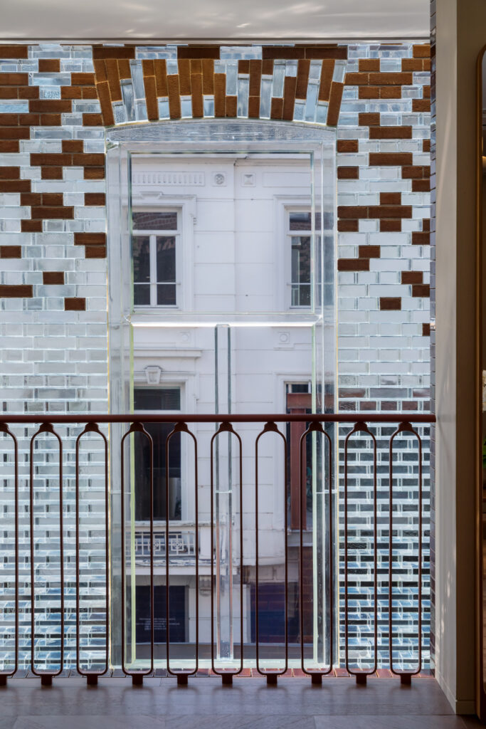 dezeen.com