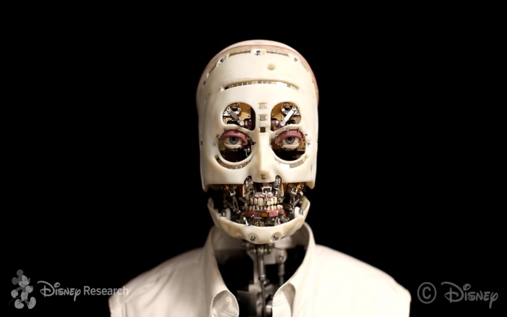 Il robot in fase di osservazione. Credits: SkyTG24