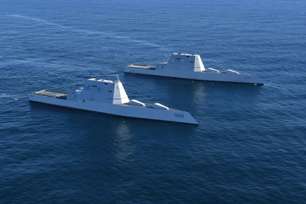 Uss Zumwalt e USS Michael Monsoon in navigazione. Credits: US Navy