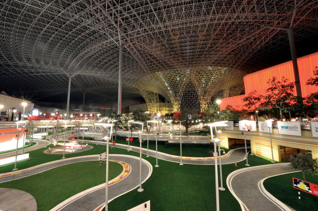 Parco Ferrari World, una struttura reticolare totalmente dedicata alla scuderia italiana