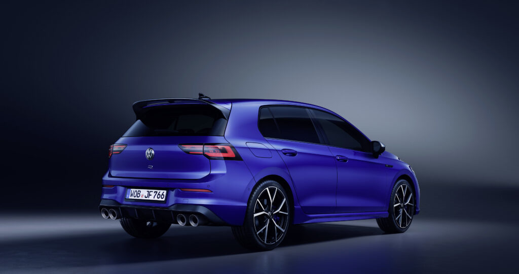 Nuova Volkswagen Golf 8 R 2021: è arrivata la Golf più potente di sempre