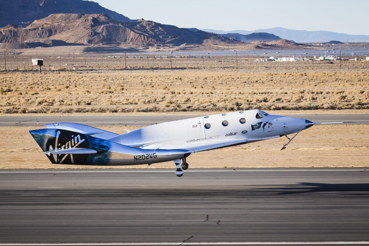 SpaceShipTwo si prepara al prossimo test di volo suborbitale - VSS Unity in fase di decollo. Crediti: The Spaceship Company.
