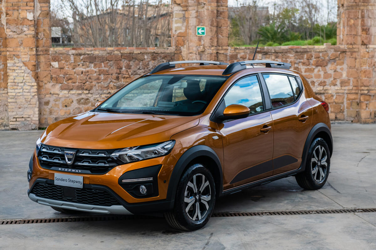 Nuova Dacia Sandero Stepway 2021: prezzo, allestimenti e dotazioni - 