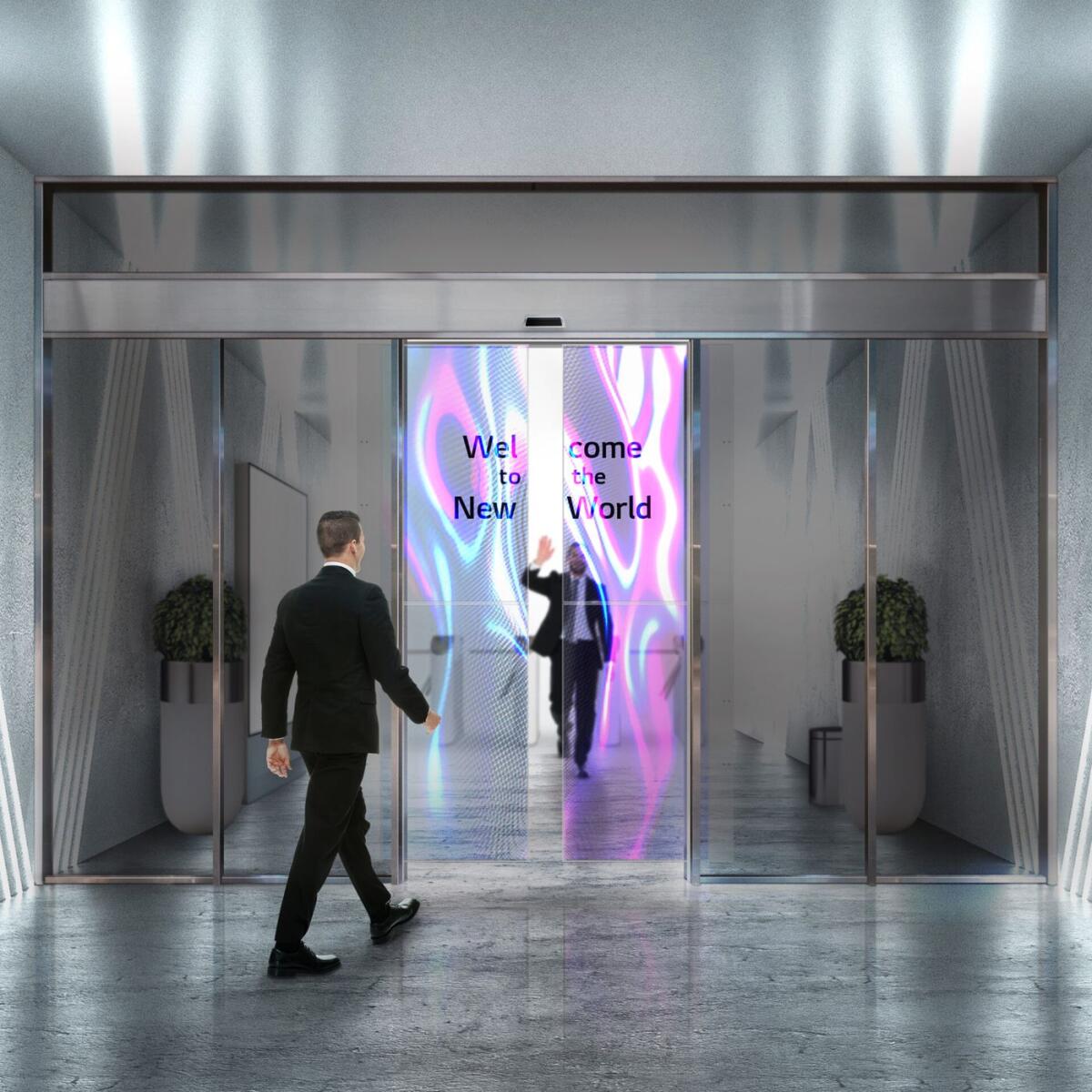 LG: schermi OLED che diventano porte scorrevoli trasparenti - LG schermi OLED porte scorrevoli. Credits: slashgear.com