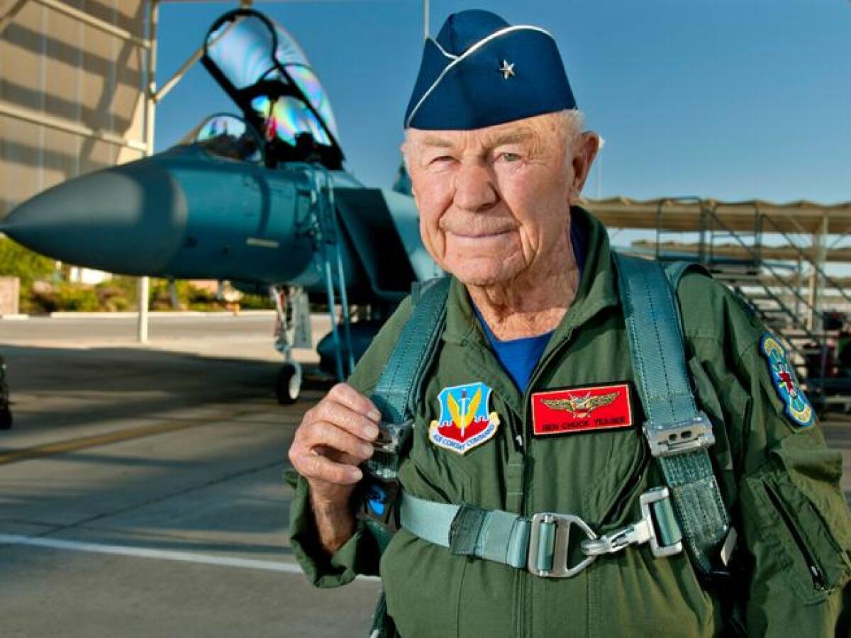 È morto a 97 anni Chuck Yeager, primo pilota a superare il muro del suono - 