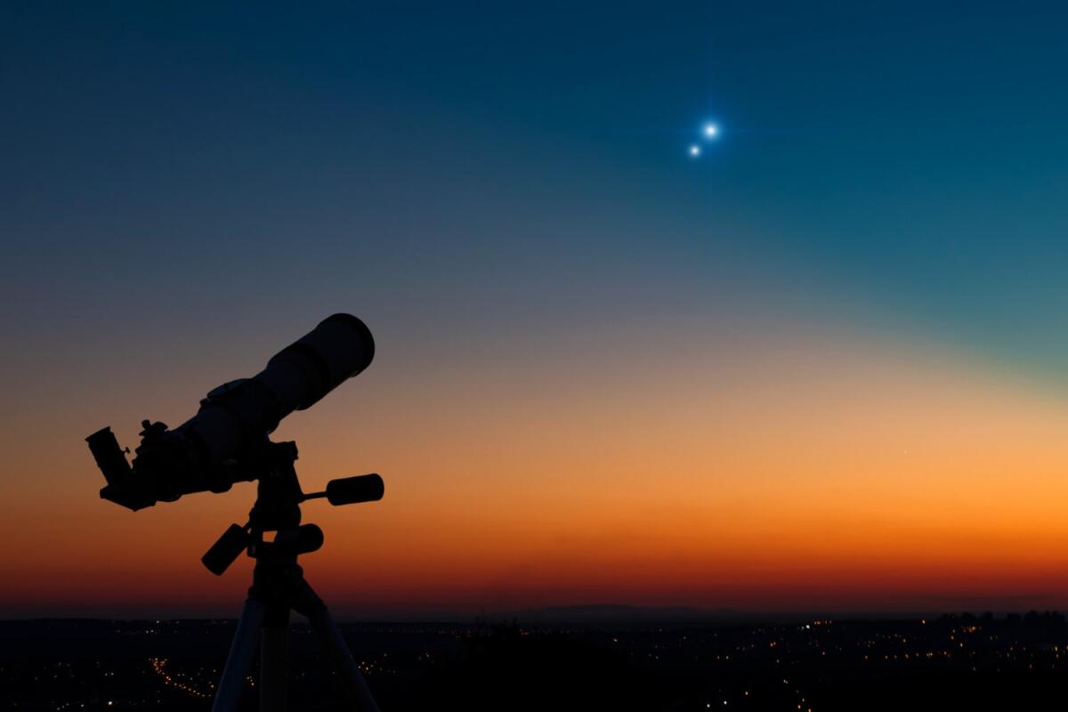 La congiunzione tra Giove e Saturno visibile anche ad occhio nudo - 