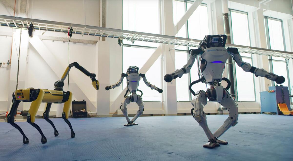 Gli auguri dei ballerini robotici del Boston Dynamics - 