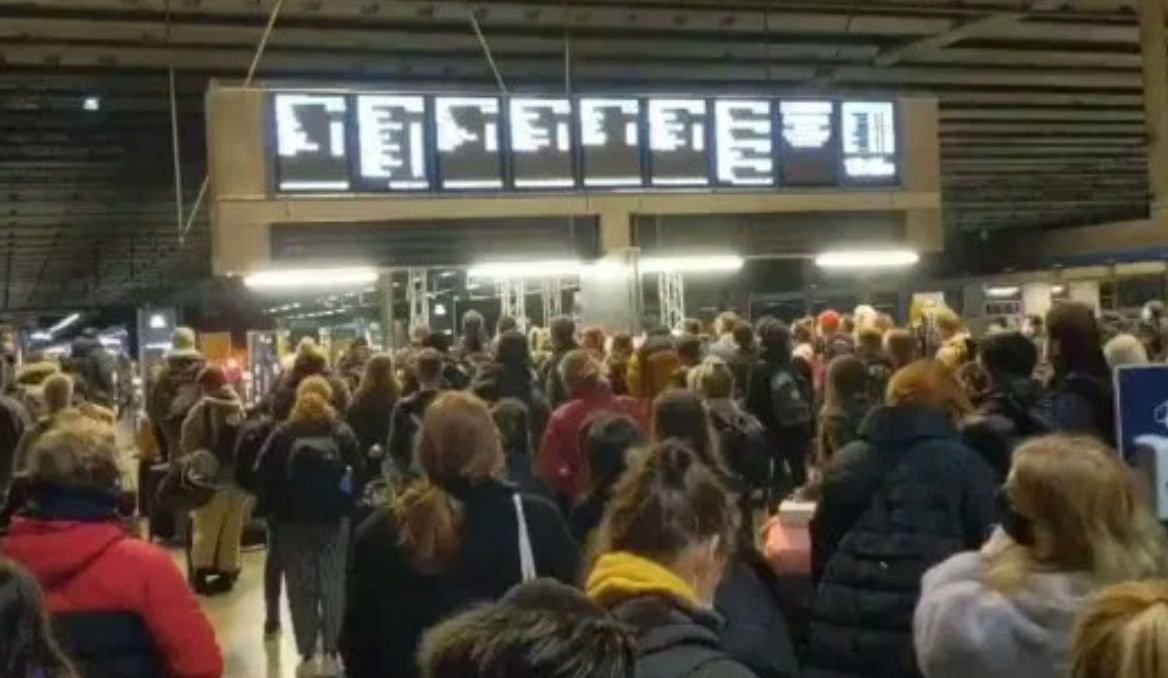 Fuga da Londra per il lockdown duro. - open.online