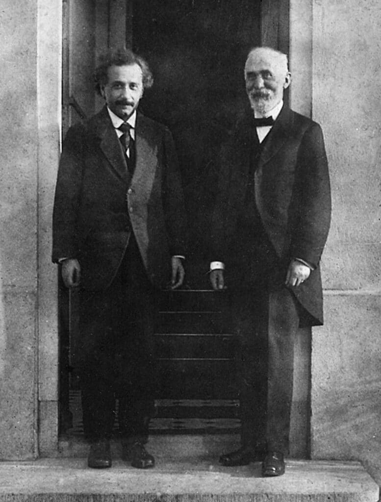 I fisici Albert Einstein e Hendrik Lorentz