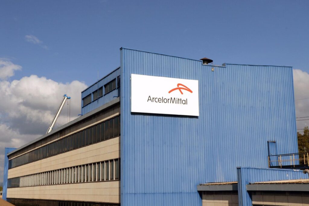 Accordo tra Mittal e Invitalia: torna l’acciaio di stato