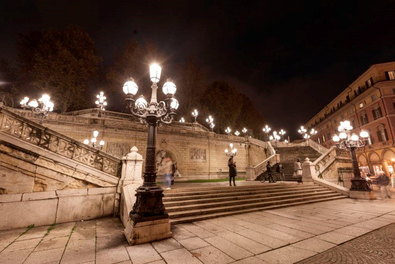 Esempio di zona pubblica a Bologna illuminata da impianto Enel X. PH: enelx.com