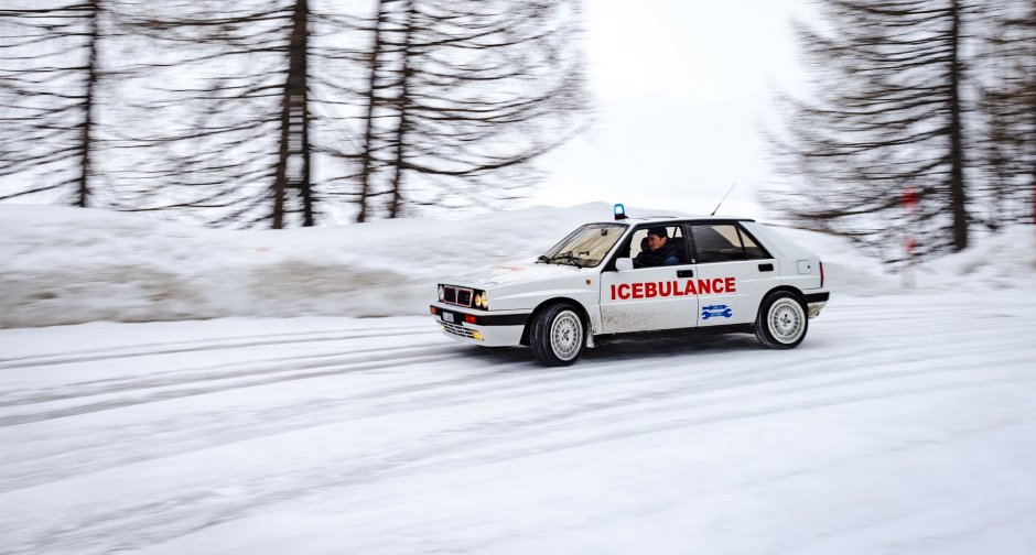 La Delta HF Integrale trasformata in "Ambulanza delle nevi"