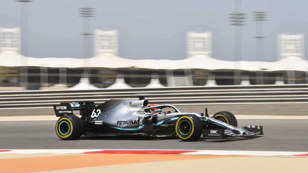 George Russell in azione con la Mercedes durante i test del Bahrain del 2019