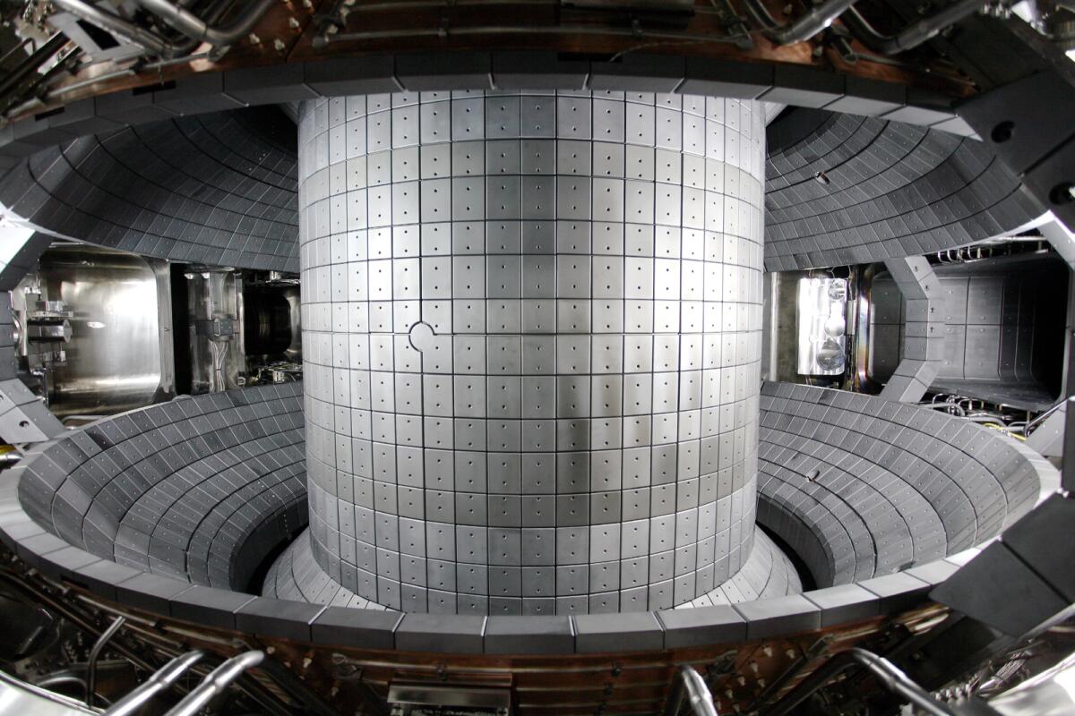 Fusione: tokamak coreano 100 milioni di gradi per 20 secondi - fonte: kfe.re.kr