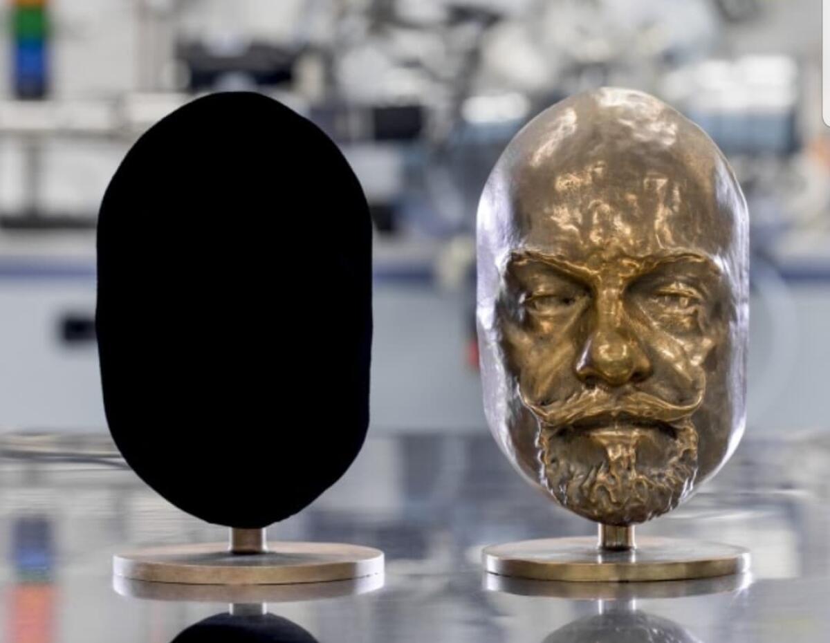 Dal MIT la nuova frontiera dell'ultrablack: la tecnica CNT che oscura Vantablack - I materiali ultrablack rendono indistinguibili all'occhio umano le difformità di qualsiasi superficie non omogenea