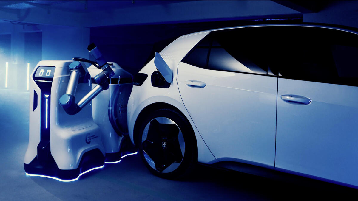 Volkswagen: arriva il prototipo di robot mobile per la ricarica delle auto elettriche - Volkswagen: arriva il prototipo di robot mobile per la ricarica delle auto elettriche