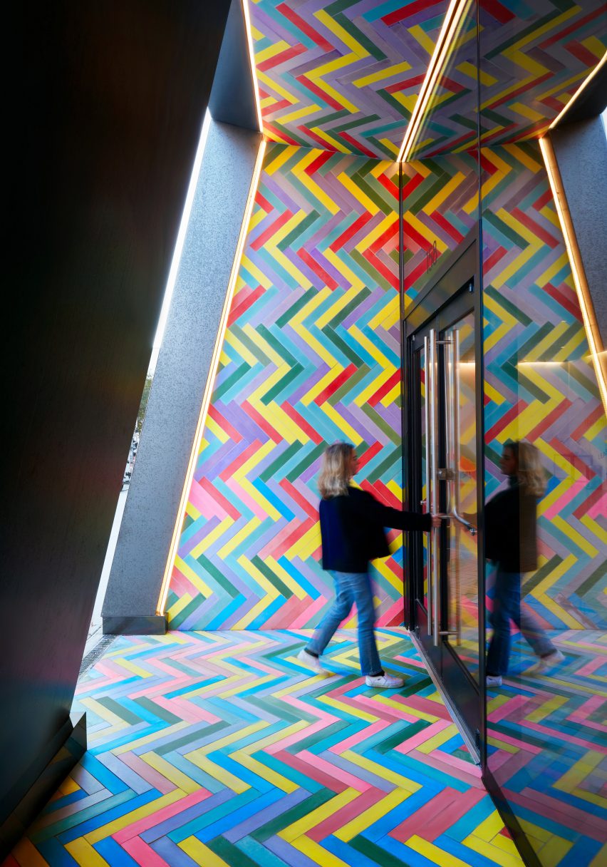 I colori di Harlem in Smile. PH: deezen.com