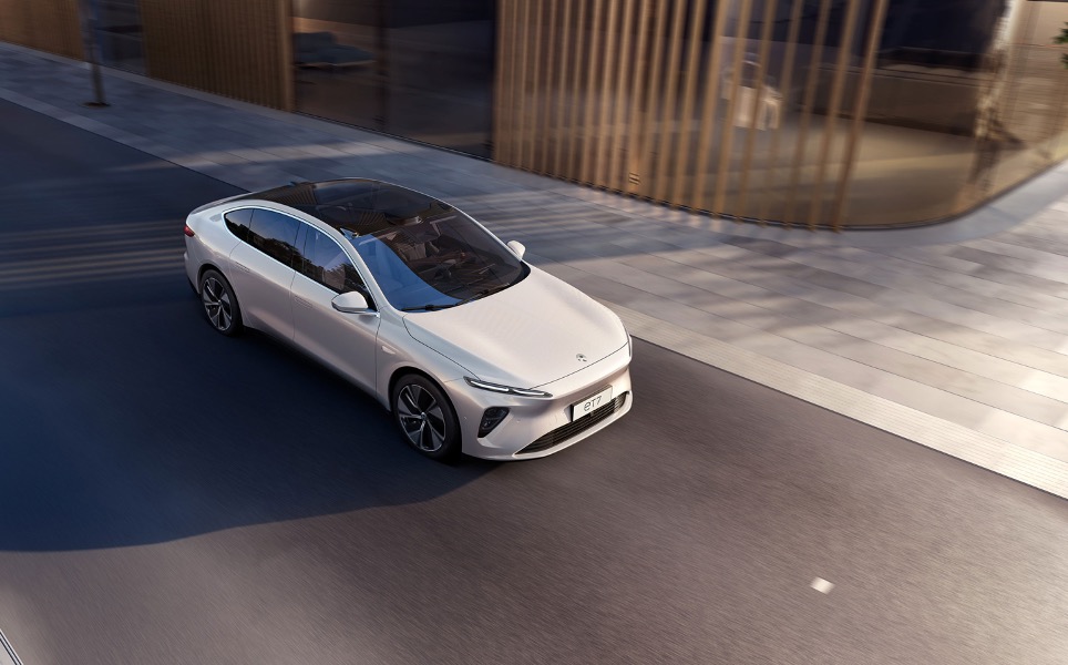 La NIO ET7 si propone come nuovo riferimento nel segmento delle berline elettriche di lusso. www.nio.com