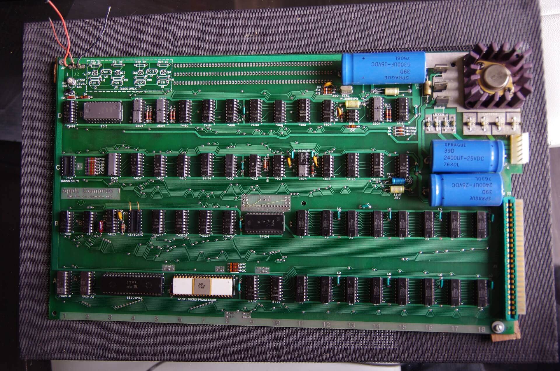 Un Apple I in vendita su Ebay: è stato costruito e ideato da Steve Jobs e Steve Wozniak