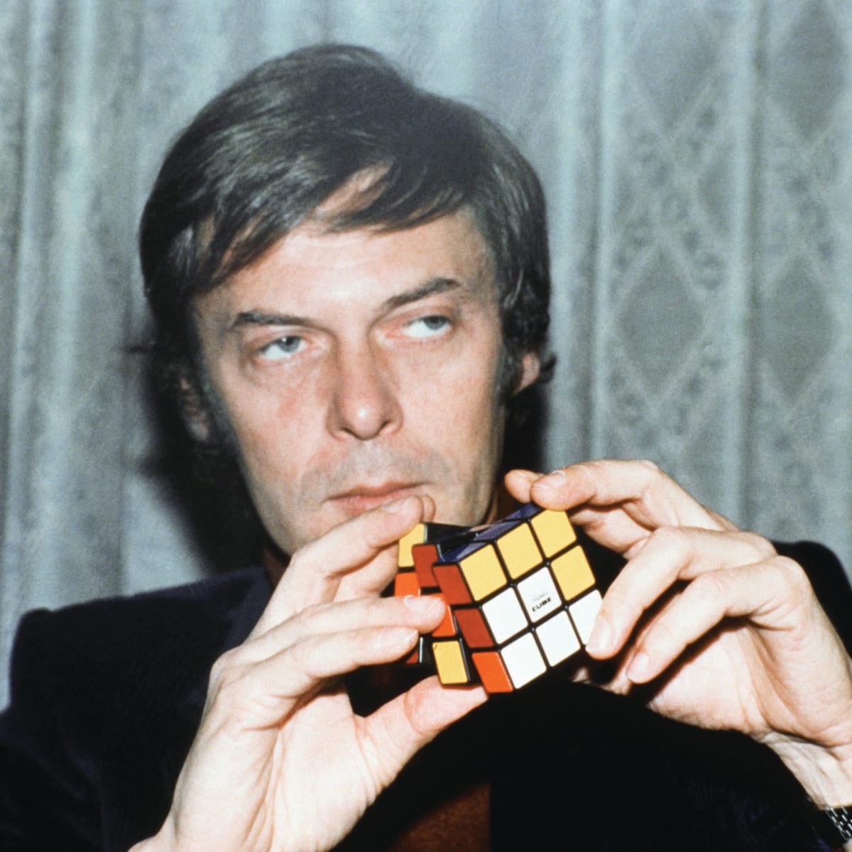 L'architetto e inventore ungherese Ernő Rubik (fonte: Antique Trader)