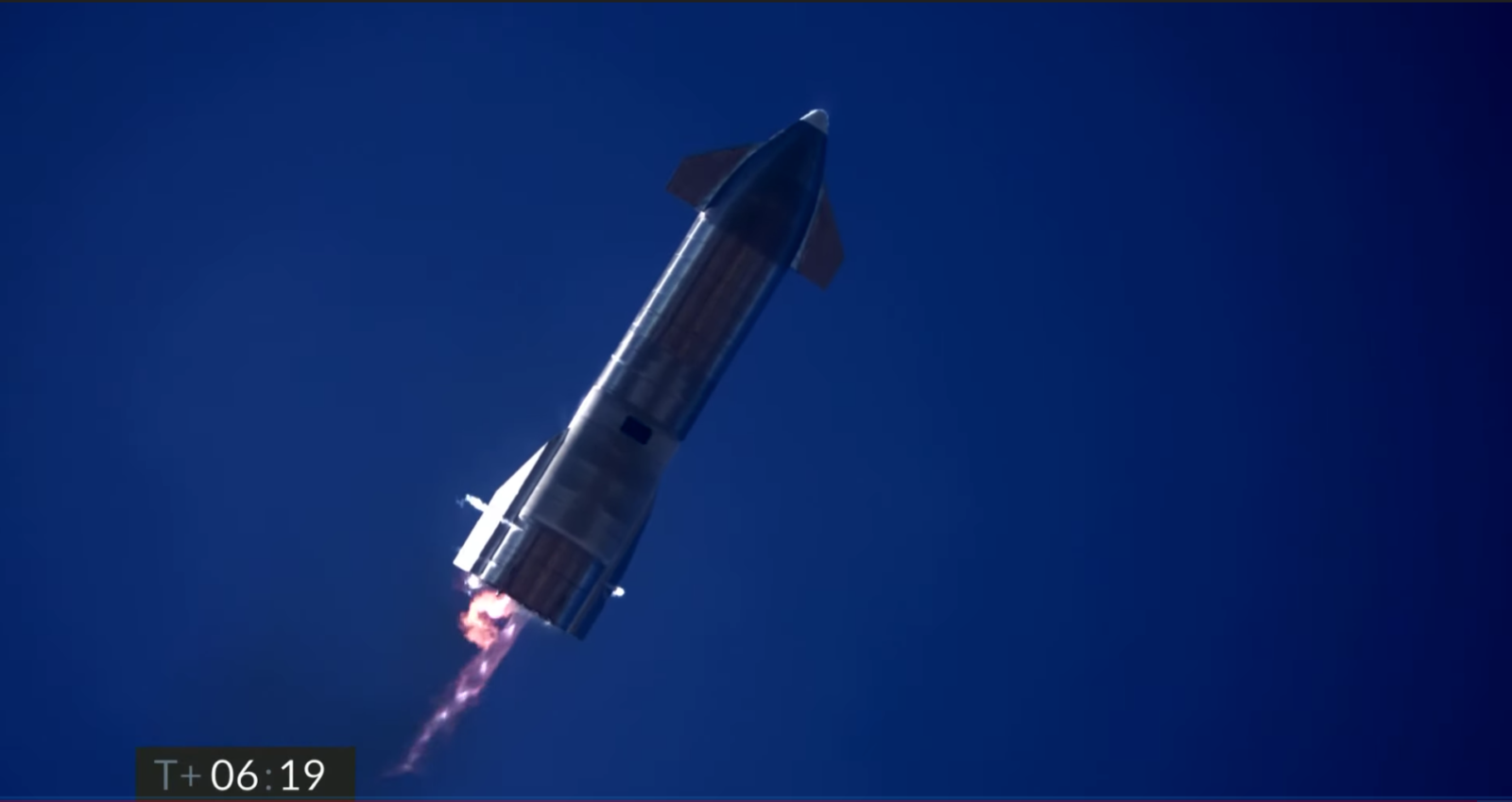 Uno dei due motori ha avuto un malfunzionamento in fase di raddrizzamento. Credits: SpaceX